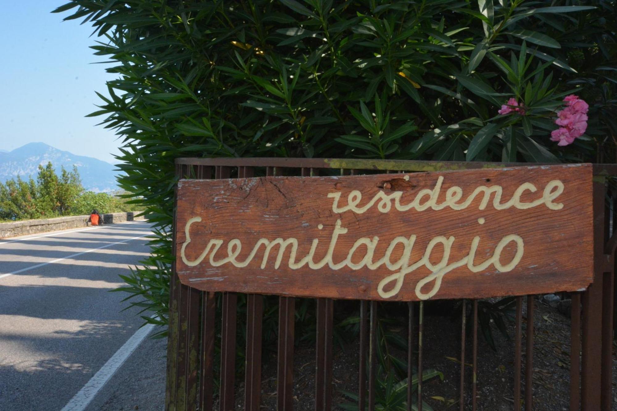 Leonardo Walsh Apartment With Lake View Torri Del Benaco Exterior foto
