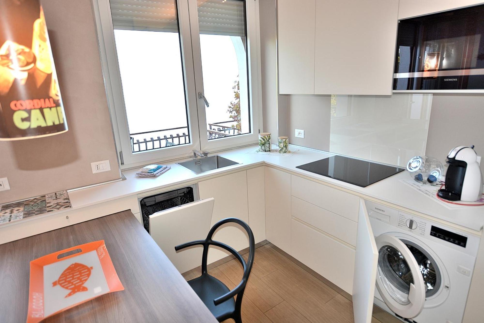 Leonardo Walsh Apartment With Lake View Torri Del Benaco Exterior foto